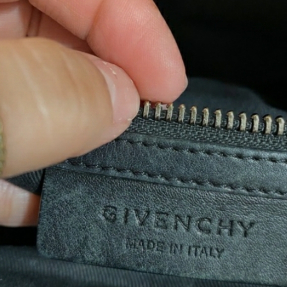GIVENCHY bag Medium sized (authentic) - Picture 3 of 13